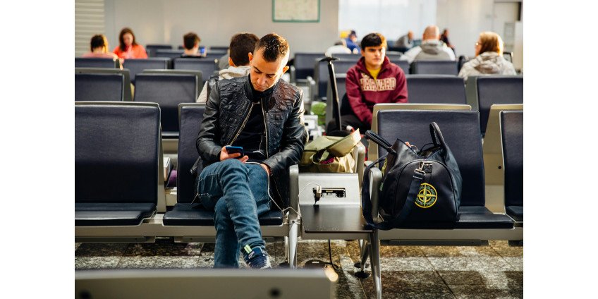 When Should I Buy eSIM Before Travel? A Few Tips on Timing