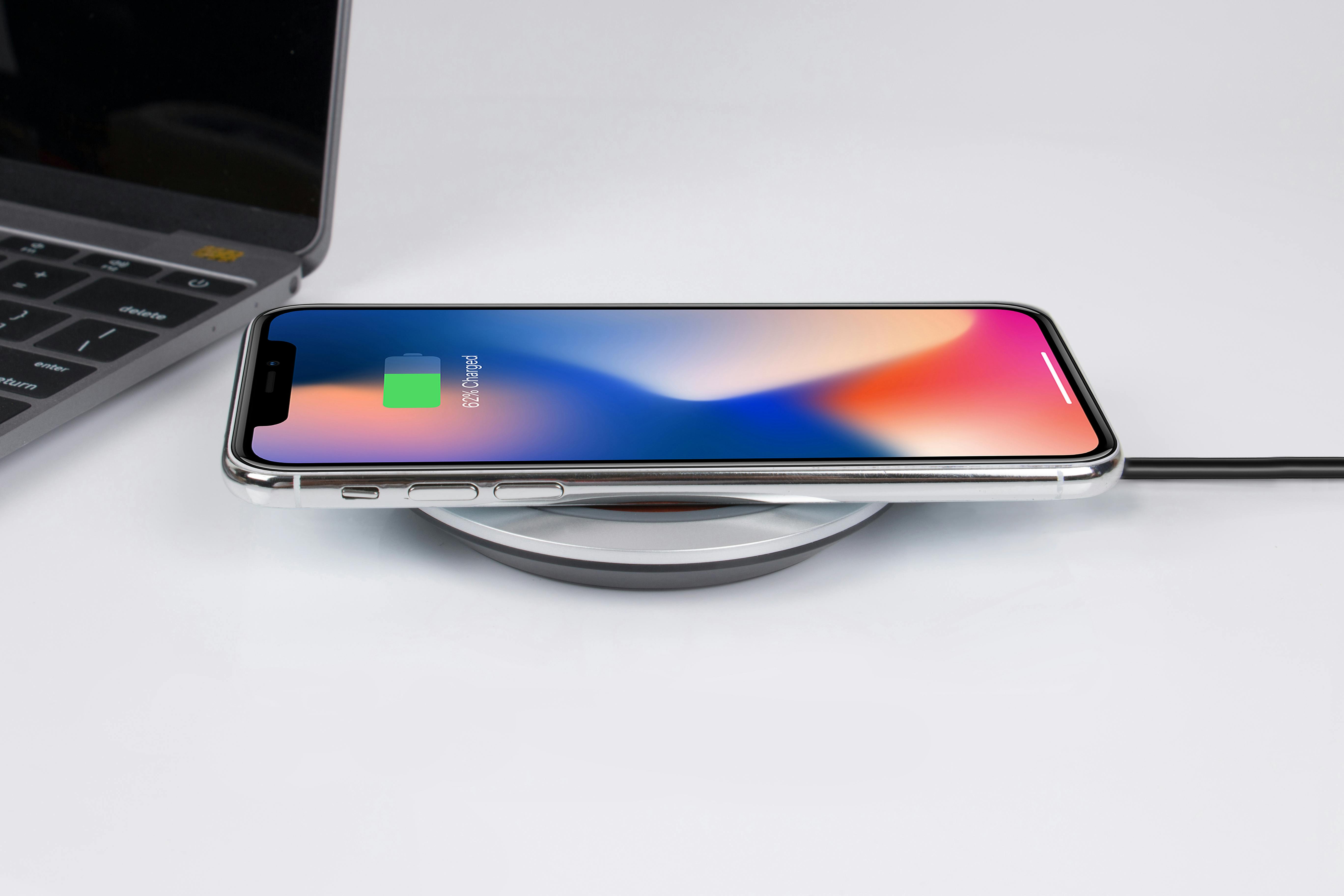 smart phone charging wirelessly